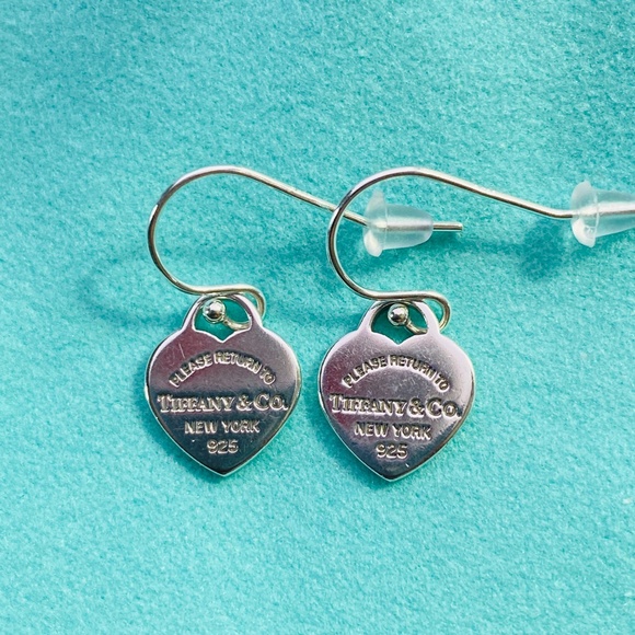 Return to Tiffany & Co Mini Heart tag French Hook Earrings 925 - Picture 5 of 5